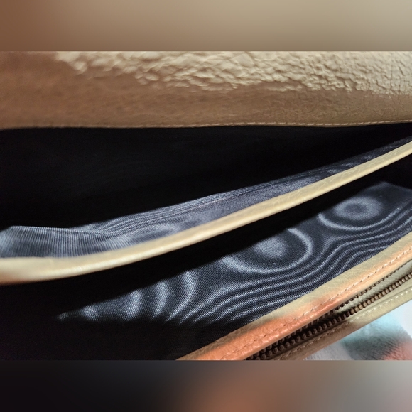 618. Pre-loved Balenciaga classic continental long leather wallet - Picture 6 of 7